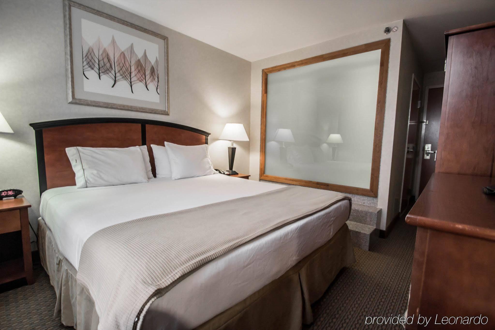 Red Lion Inn and Suites Brooklyn - photo 6