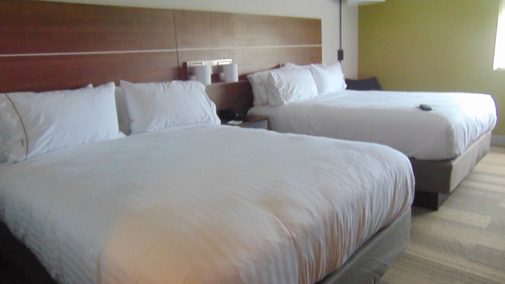 Holiday Inn Express & Suites Wapakoneta by IHG - photo 30