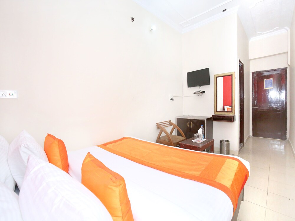 OYO 11073 Amar Guest House