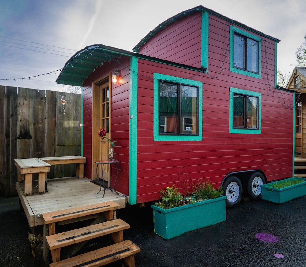 Caravan The Tiny House Hotel - photo 11