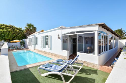 Villa Rústica con piscina privada — 4-Star Luxury Hotel in Tias, Spain