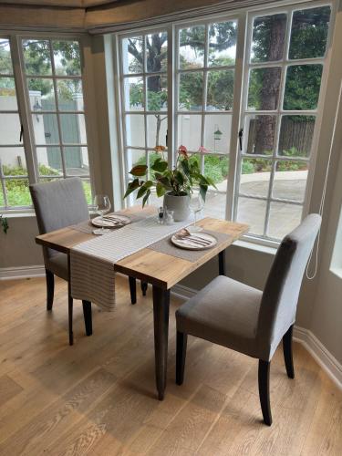 Camellia Cottage Bay Room
