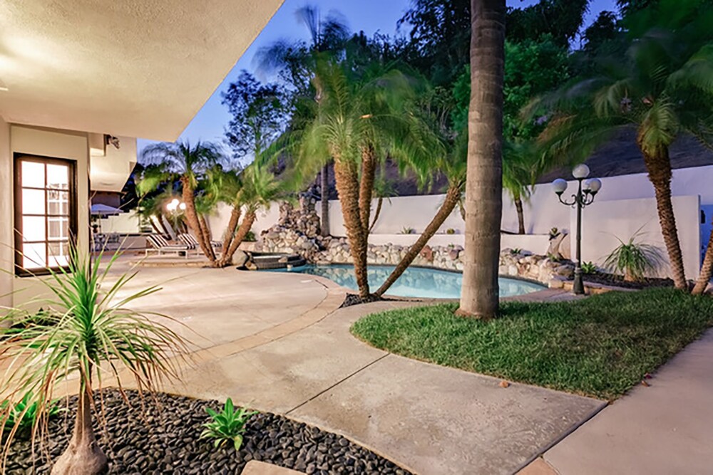 Beverly Glen Estate — 4-Star Luxury Hotel in Los Angeles, United States