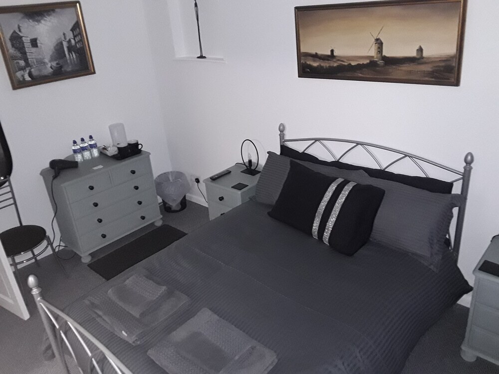 Woodmeads 10869617 — Modbury