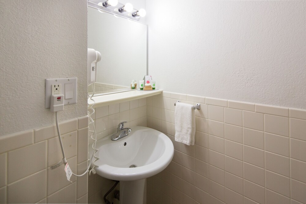 Geary Parkway Motel - photo 28
