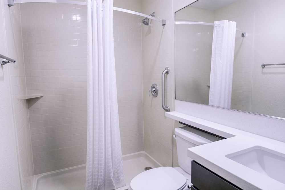Candlewood Suites Lakeville I 35 by IHG - photo 16