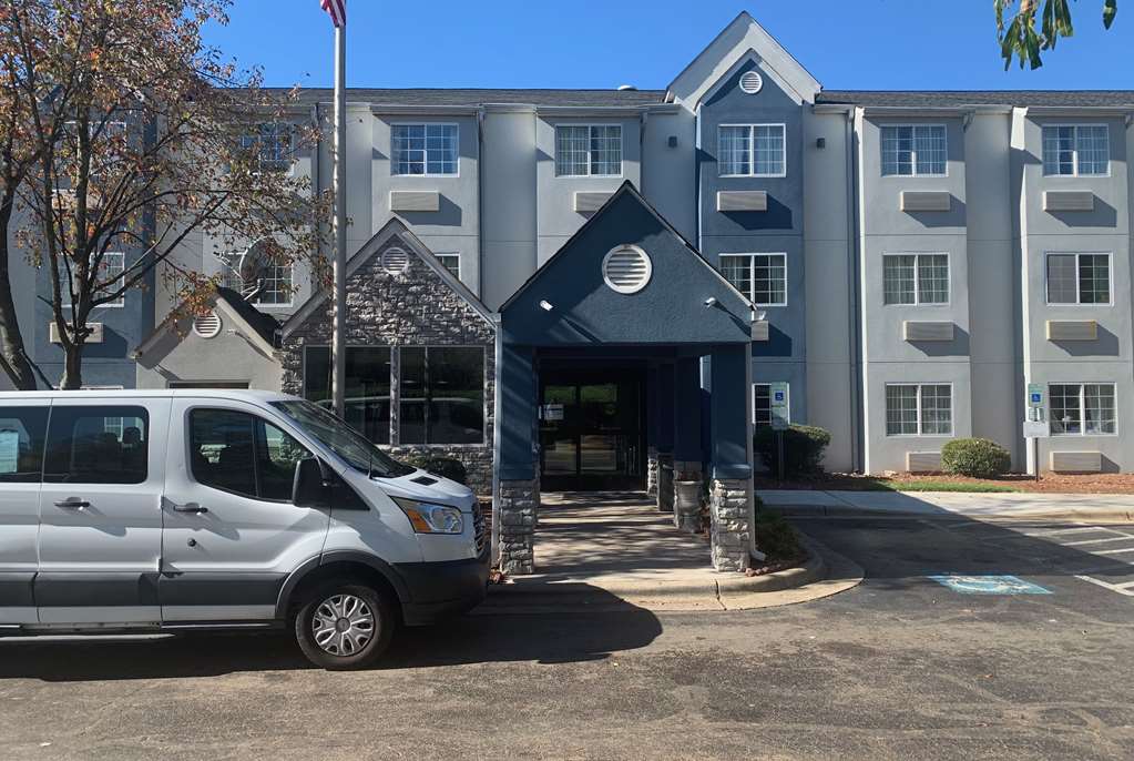 Microtel Inn by Wyndham Charlotte Airport - photo 2