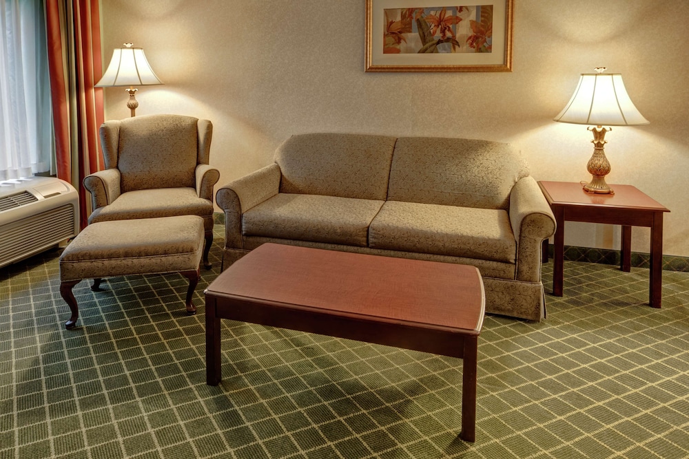 Hampton Inn Cambridge - photo 25
