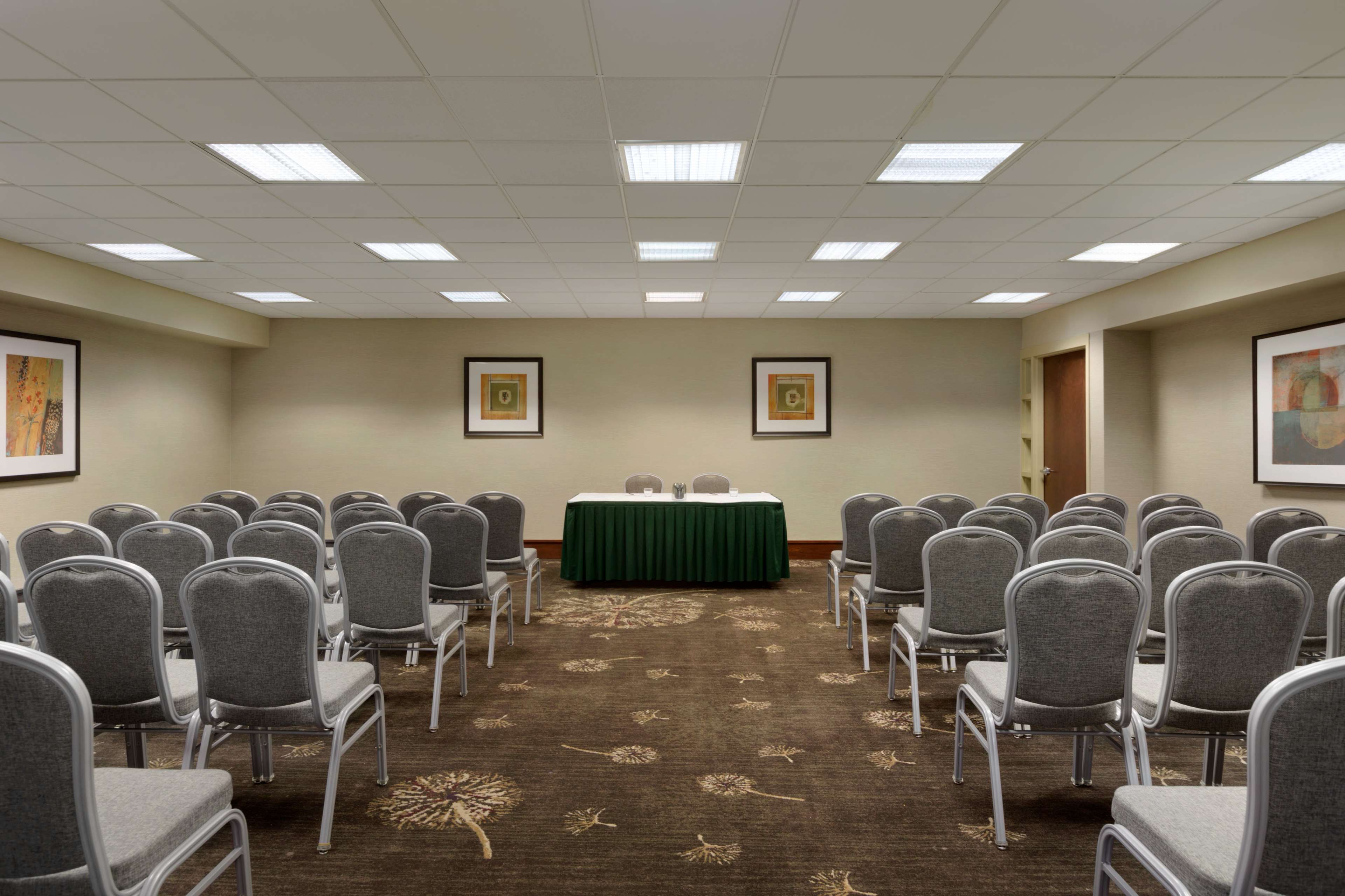 Embassy Suites by Hilton Piscataway Somerset - photo 20