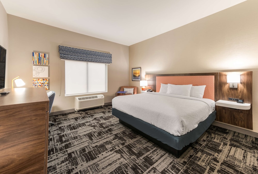 Hampton Inn & Suites Benton Harbor - photo 14