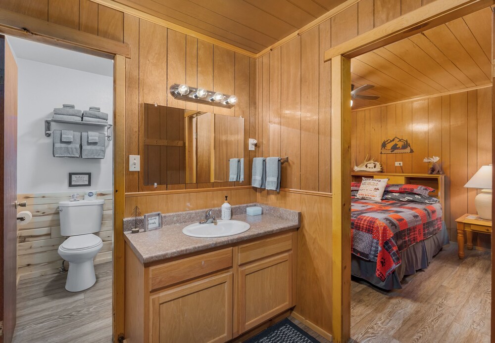 Bear Paw Lodge & Vacation Homes - photo 61