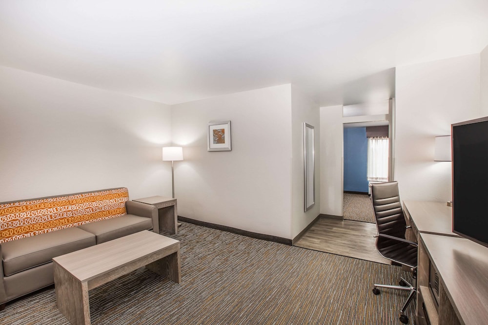 Wingate by Wyndham Louisville Fair and Expo - photo 29
