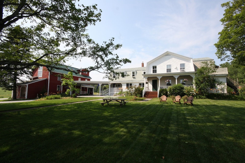 Maple Hill Farm Inn — hotel near Augusta State Airport