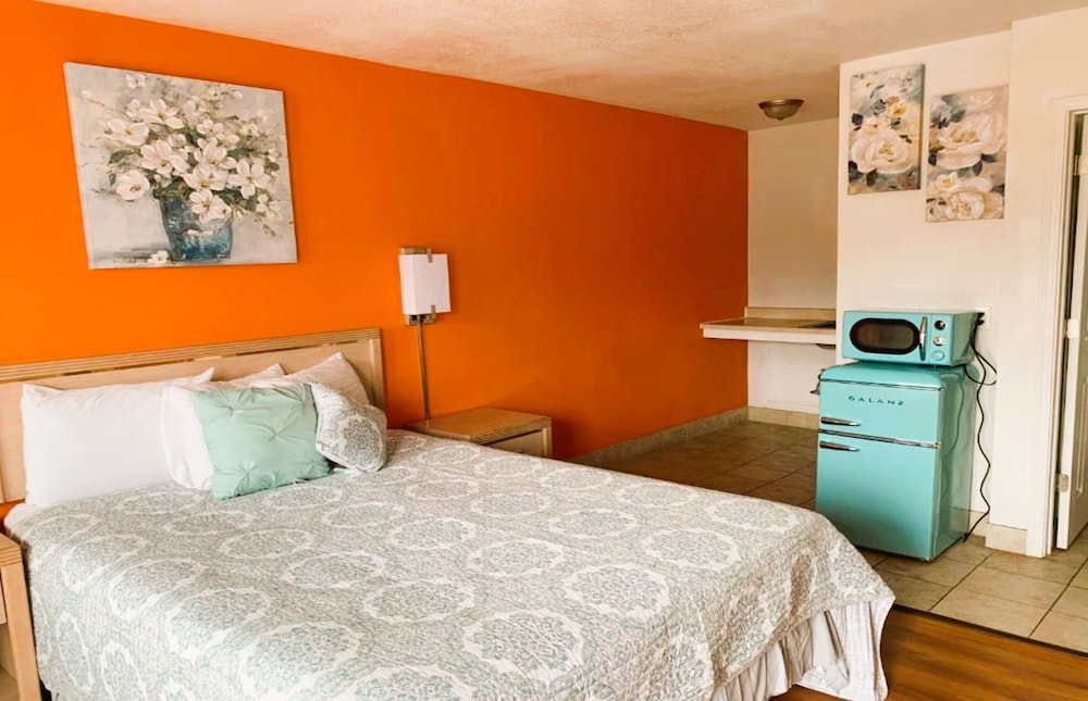 Royal Gateway Motel By OYO - photo 9