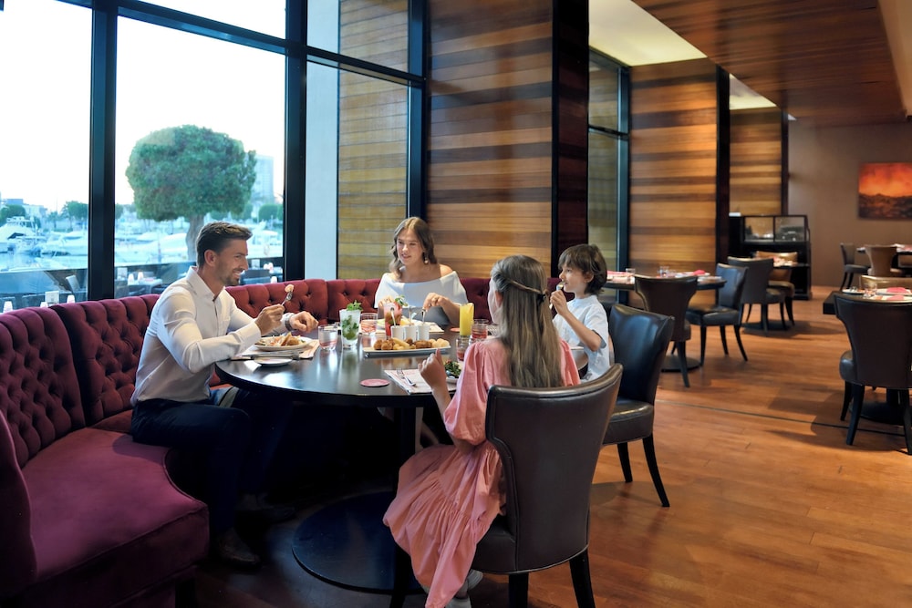 מזון ומשקאות