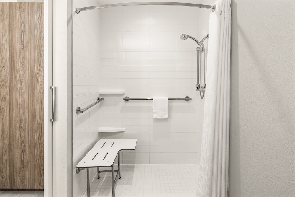 Crowne Plaza Orlando Lake Buena Vista by IHG - photo 12