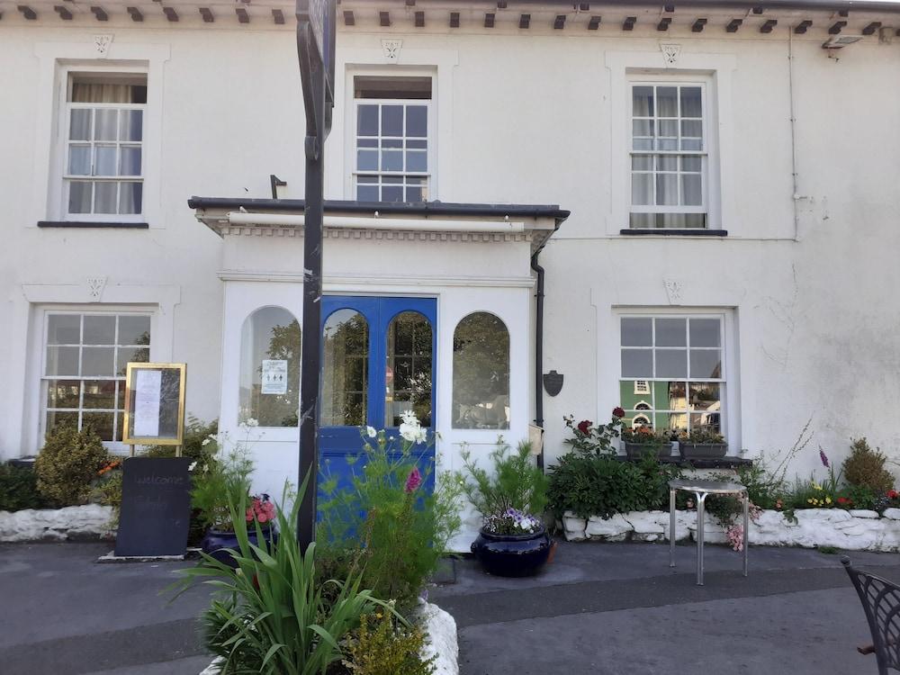 Feathers Royal - carbon neutral hotel in Aberaeron