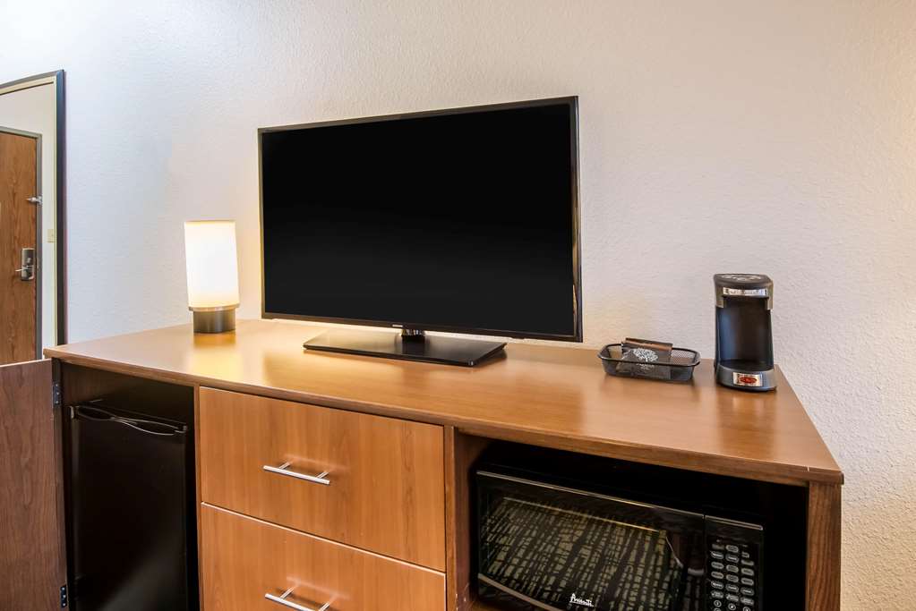 La Quinta Inn & Suites by Wyndham Morgantown - photo 27
