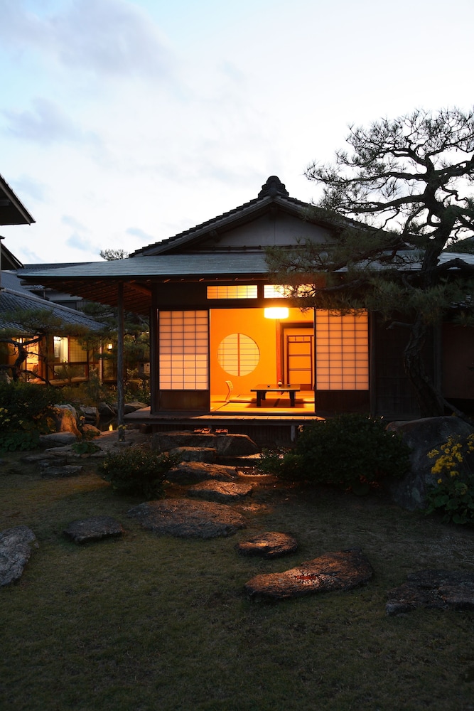 Yoyokaku 6149872 — Karatsu