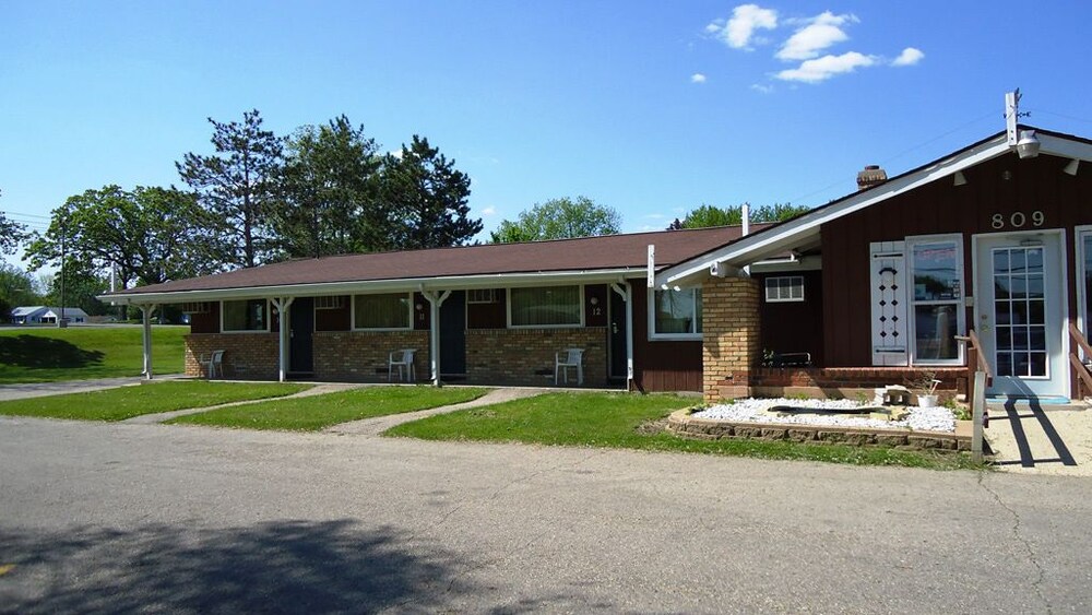 Spinning Wheel Motel - photo 19