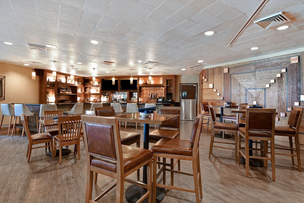 DoubleTree by Hilton Phoenix Tempe - photo 42