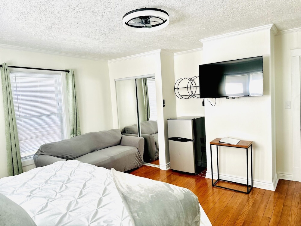 Speedway Legacy Inn - photo 12