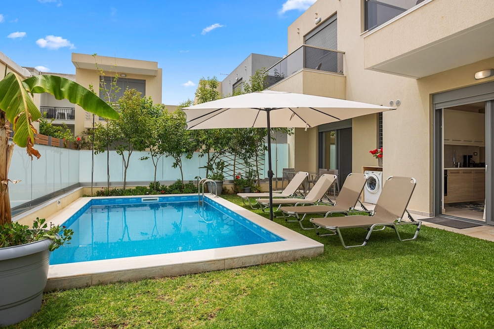 Park and sea View Villa With Private Pool 2 — 4-Star Luxury Hotel in Chania, Greece