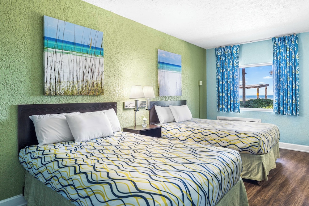 Boardwalk Beach Hotel - photo 5