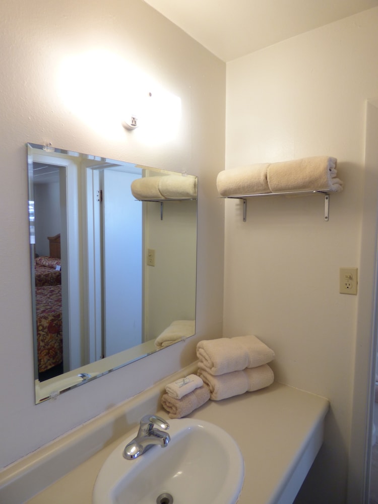 Carrizozo Inn - photo 19