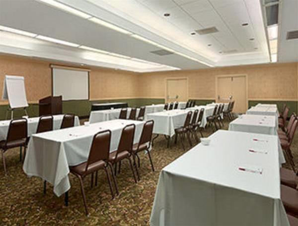 Ramada Burlington Hotel & Conference Center - photo 14