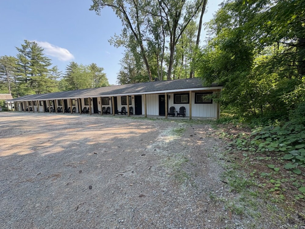 Saratoga Garden Motel - photo 20
