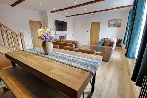 One Norwood Grade 2 Listed Central 3 Bed — 4-Star Luxury Hotel in Beverley, United Kingdom