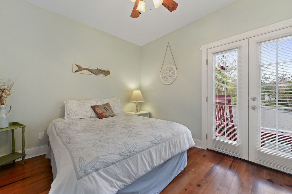 Carroll House Cottages - photo 6