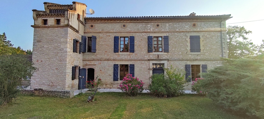 Domaine Les Garrigues — hotel in Monclar-De-Quercy