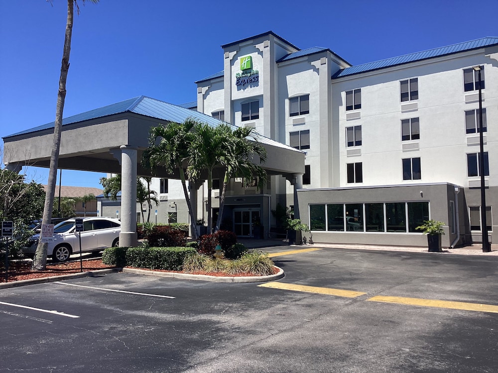 Holiday Inn Express Hotels & Suites Cocoa Beach by IHG in Cocoa Beach, United States