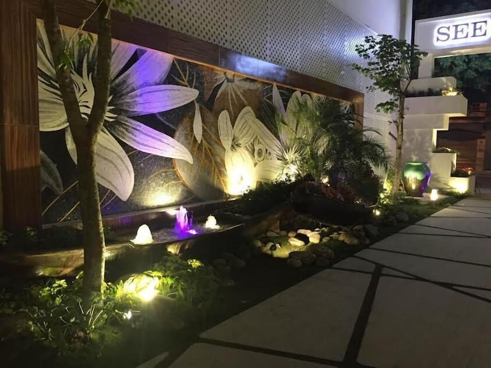 Khach San Tuong Vi Van Cao in Haiphong, Vietnam