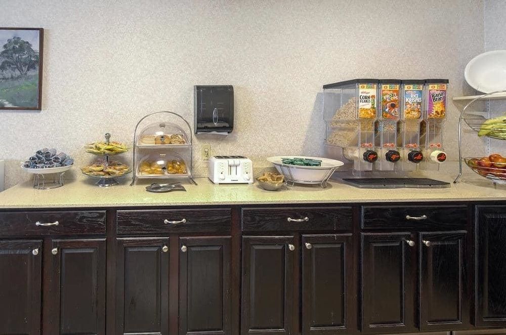 Travelodge by Wyndham Lynchburg - photo 24