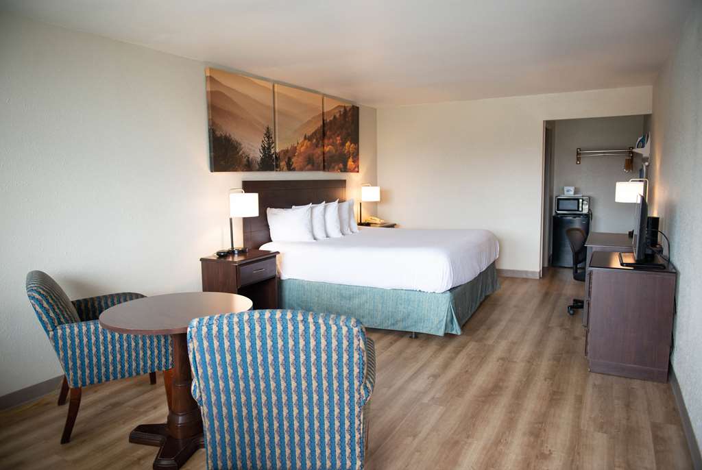 Days Inn by Wyndham Waynesboro - photo 12