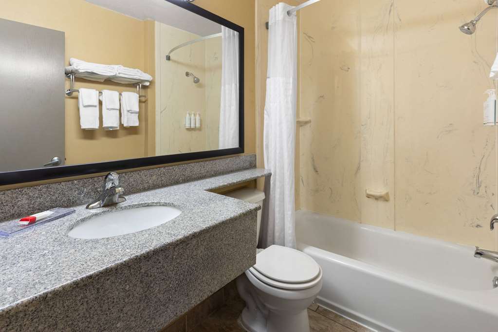 Days Inn by Wyndham Wauseon - photo 24