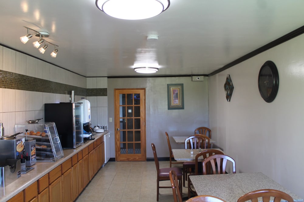 Columbus Inn - photo 27