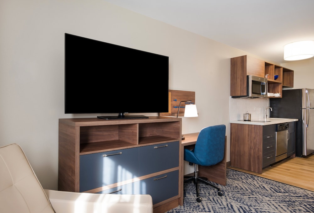Candlewood Suites Lake Charles Sulphur by IHG - photo 20