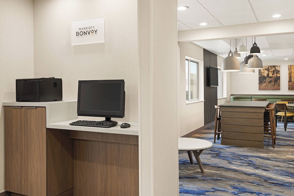 Fairfield Inn by Marriott Warren Niles - photo 18