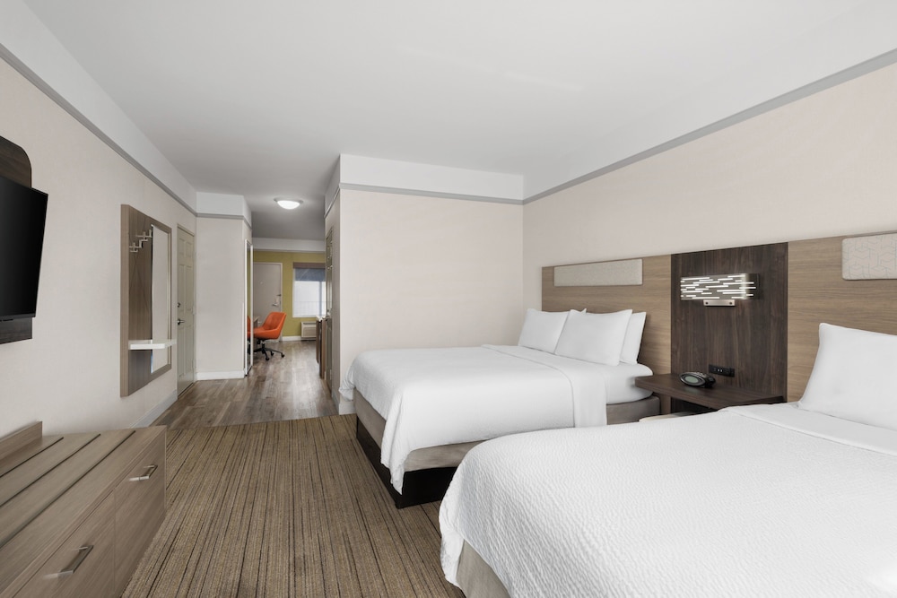 Holiday Inn Express Hotel & Suites San Dimas by IHG - photo 33