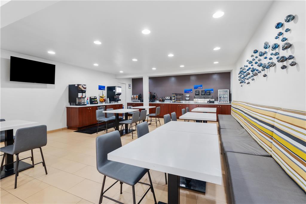 Best Western San Diego Miramar Hotel - photo 6