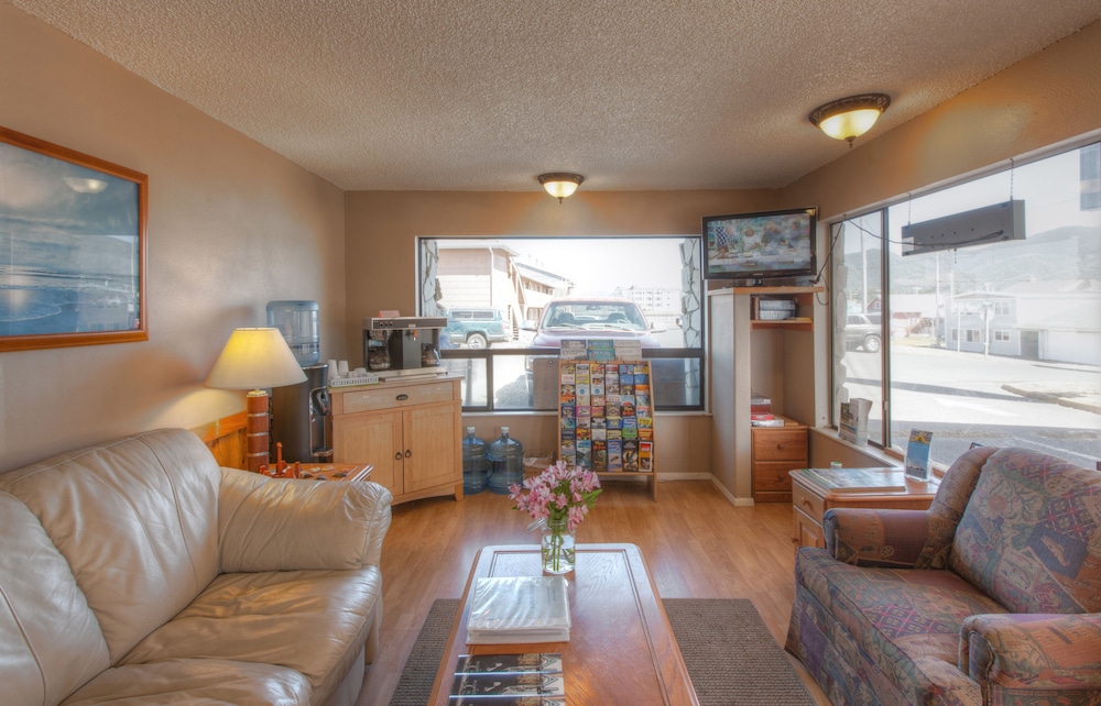 Silver Sands Motel - photo 28