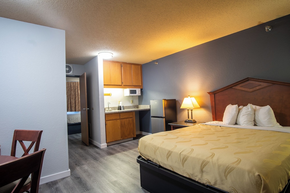 Blue Way Inn & Suites Eagan - photo 14