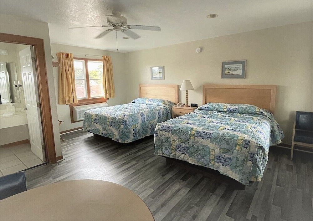 Pony Island Inn - photo 19