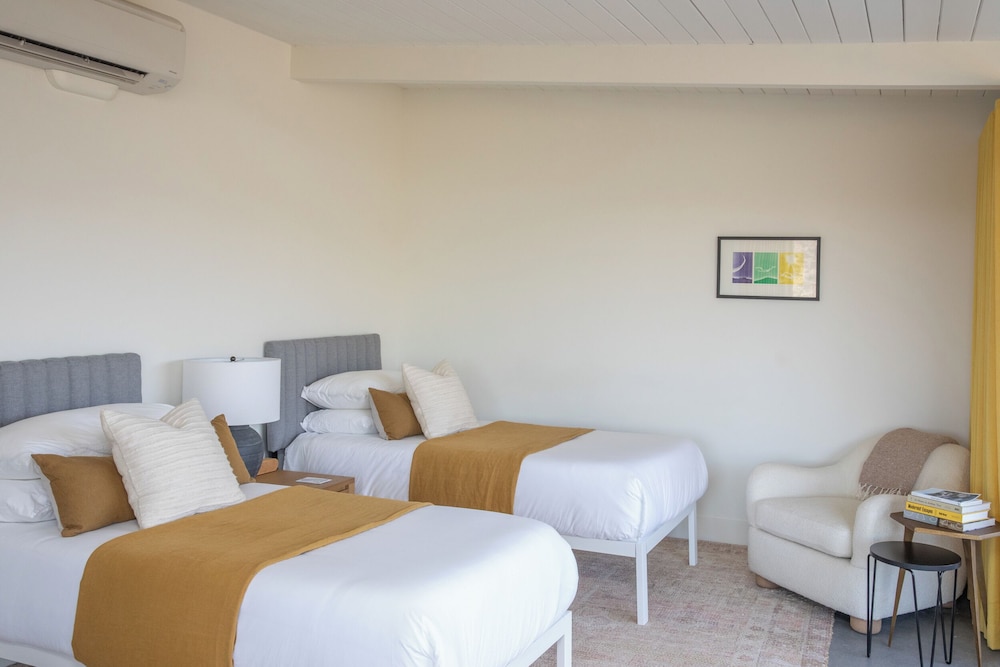 The Bungalows by Homestead Modern at The Joshua Tree Retreat Center - photo 12