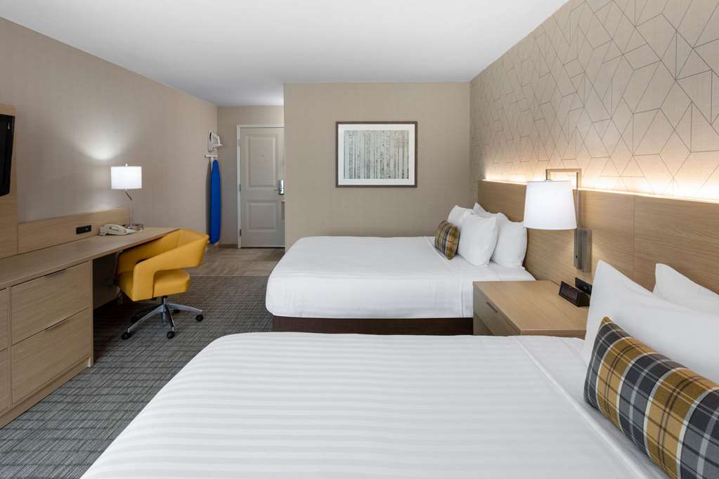 Days Inn & Suites by Wyndham Duluth by the Mall - photo 12