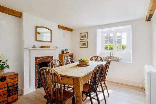 Honeysuckle Cottage — Wareham — photo 5